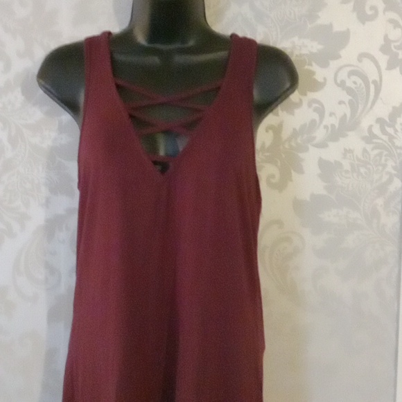 Red By BKE Chic Burgundy Sleeveless Tank Top - Picture 2 of 4